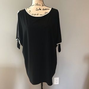 Lisette L Tunic